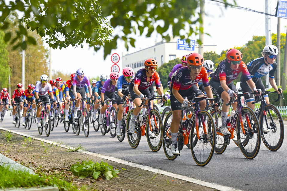 明秀美的自, 比赛中骑行, 饭都能听到 明秀美的自, 比赛中骑行, 饭都能听到