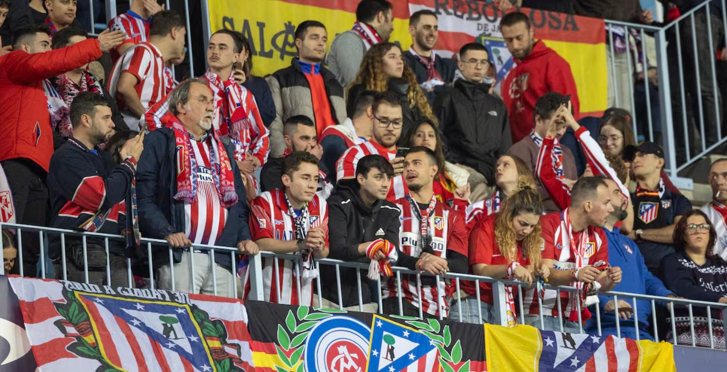 万人, 赛的球迷出 万人, 赛的球迷出