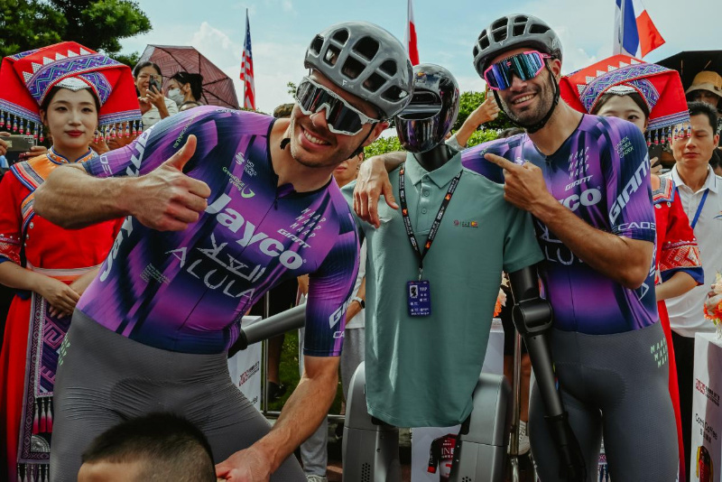 共计, 领先的, 环广西公路